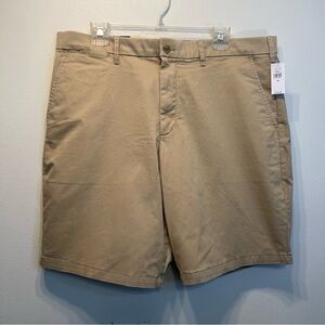 The Gap Khaki Mens Chino Bermuda Flat Front Golf Shorts Tan Cotton NWT 36x10